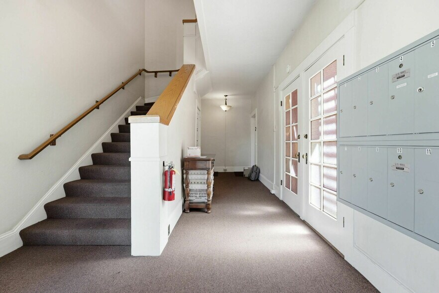 More Photos Of 8 Yosemite Ave, Oakland Apartments For Sale