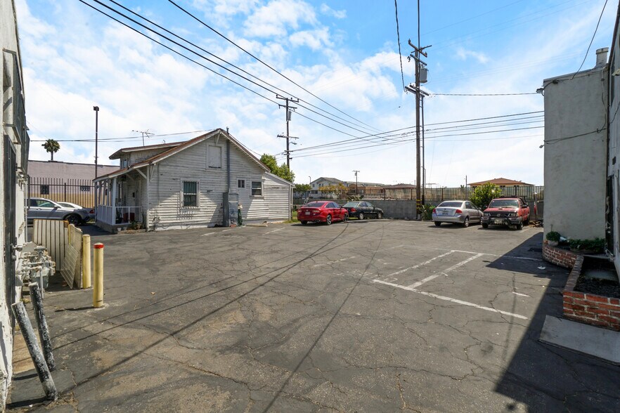 More Photos Of 11850 Hawthorne Blvd, Hawthorne Storefront Retail Residential For Sale