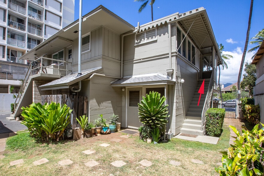 More Photos Of 2517 Ala Wai Blvd, Honolulu Apartments For Sale