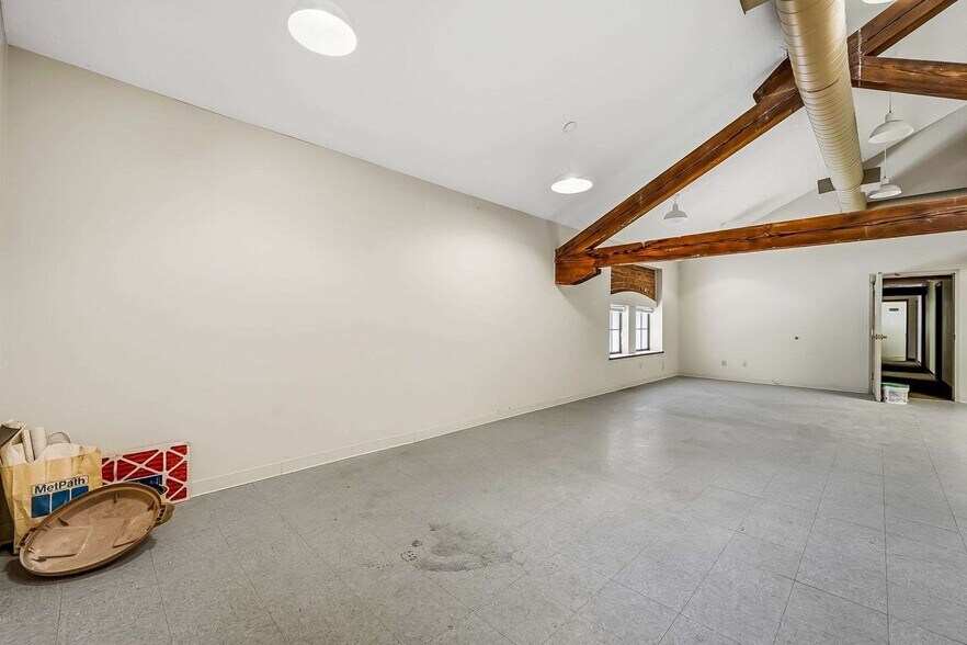 More Photos Of 412 E River St, Elyria Office For Sale