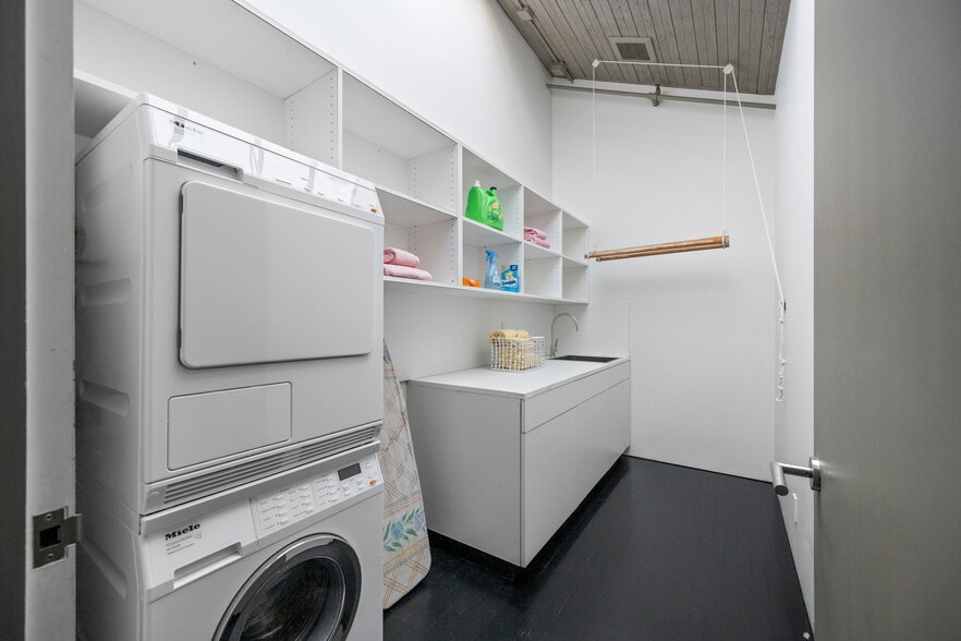 More Photos Of 266-270 14th St, San Francisco Warehouse For Sale