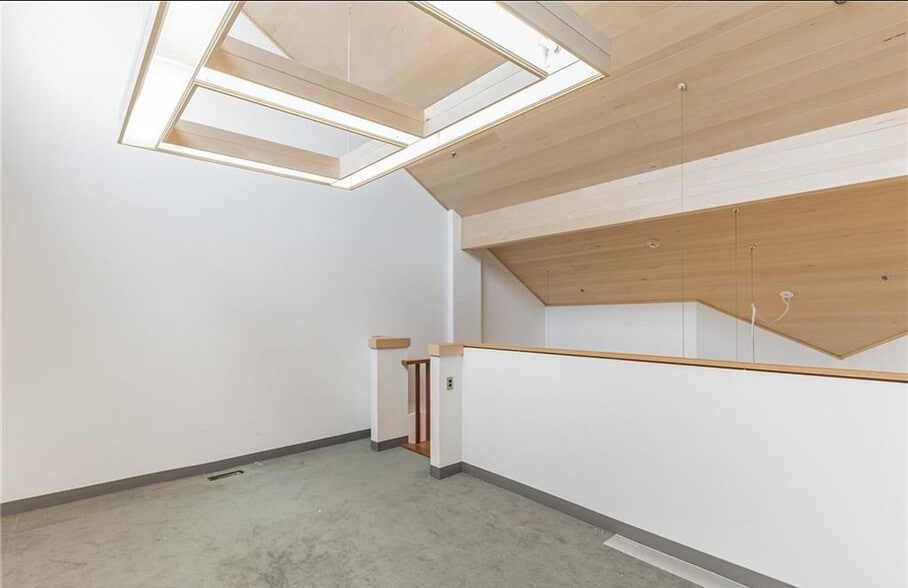 More Photos Of 301-305 Old Tarrytown Rd, White Plains Office For Lease