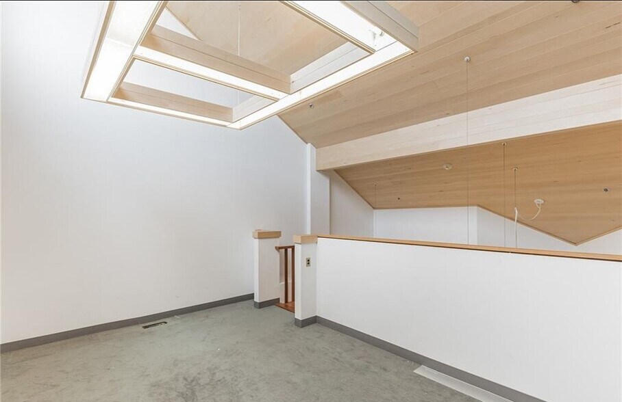 More Photos Of 301-305 Old Tarrytown Rd, White Plains Office For Lease