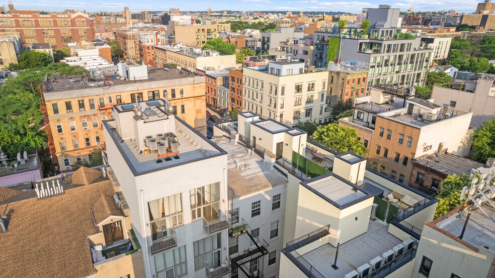 More Photos Of 197 Humboldt St, Brooklyn Apartments For Sale