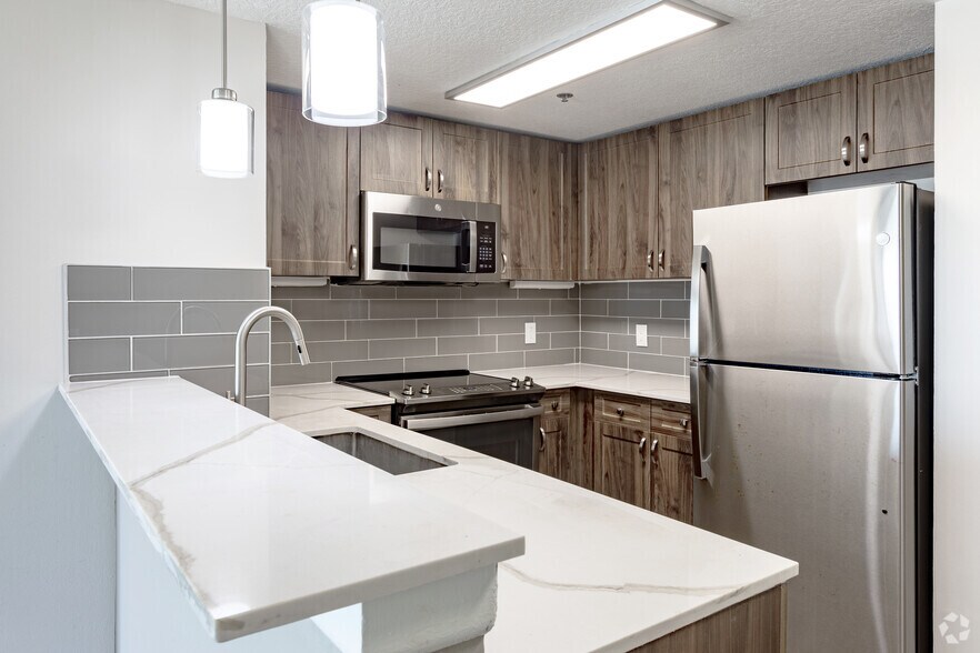 More Photos Of 401 NE Mizner Blvd, Boca Raton Apartments For Sale