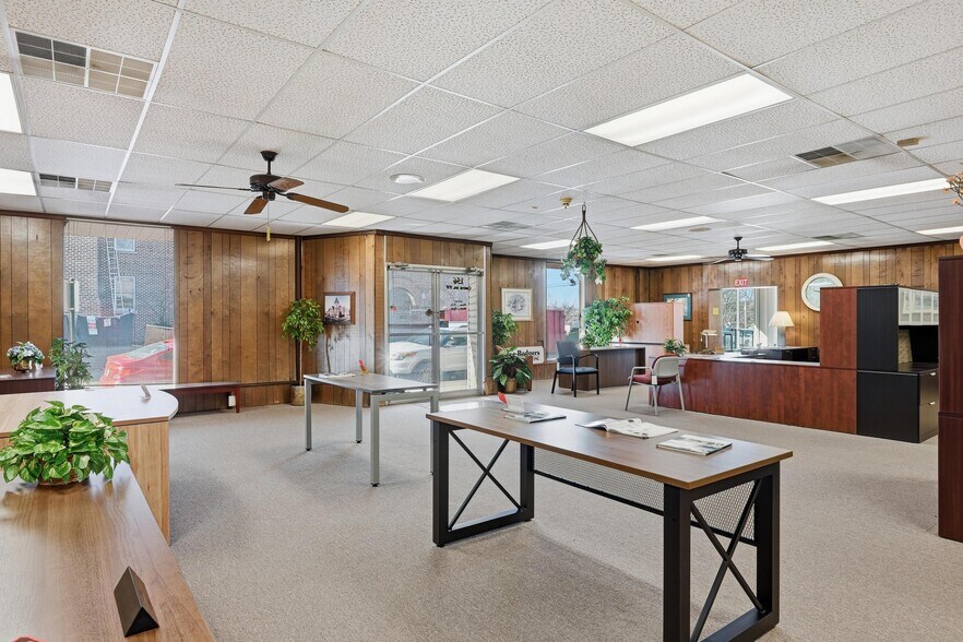 More Photos Of 156 Central Ave NW, Cleveland Convenience Store For Sale