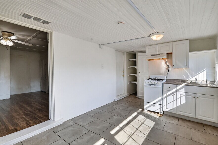 More Photos Of 527 E Lemon Ave, Eustis Apartments For Sale