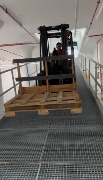 More Photos Of 180 Mill St, Cranston Distribution For Lease