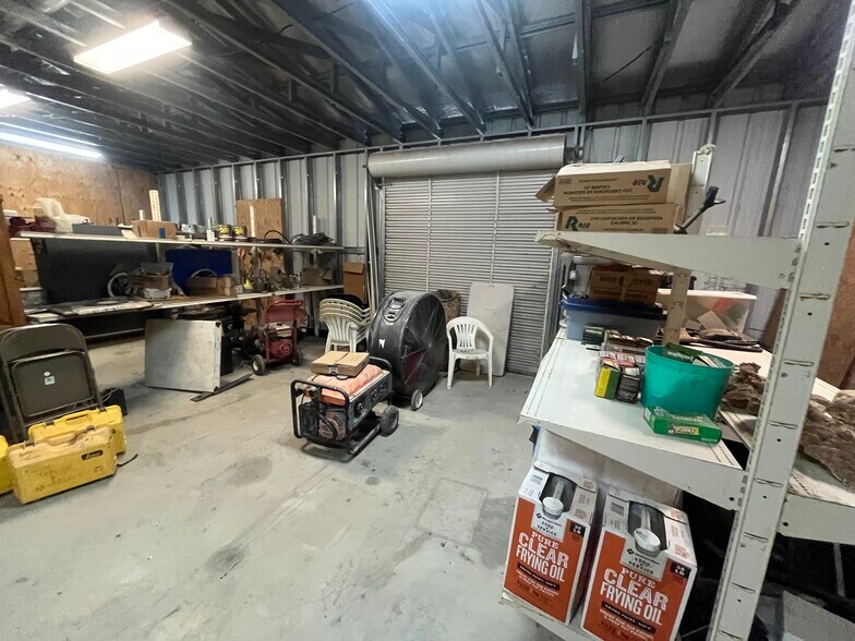 More Photos Of 800 County Road 257, Liberty Hill Warehouse For Lease