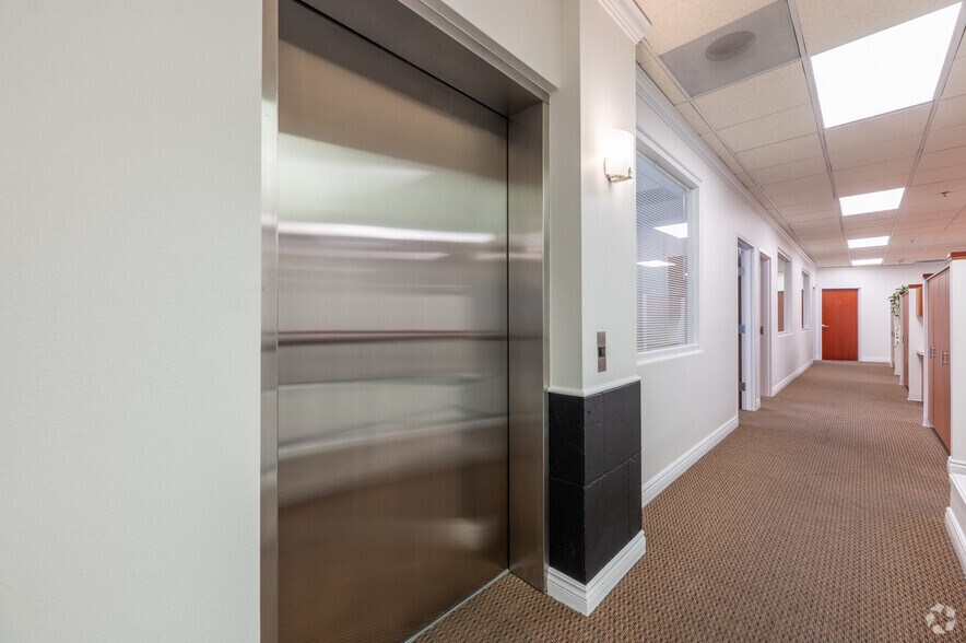 More Photos Of 4496 S Pecos Rd, Las Vegas Office For Sale