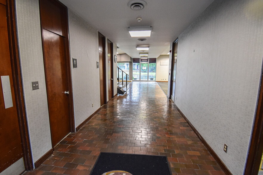 More Photos Of , Tuscaloosa Unknown For Sale