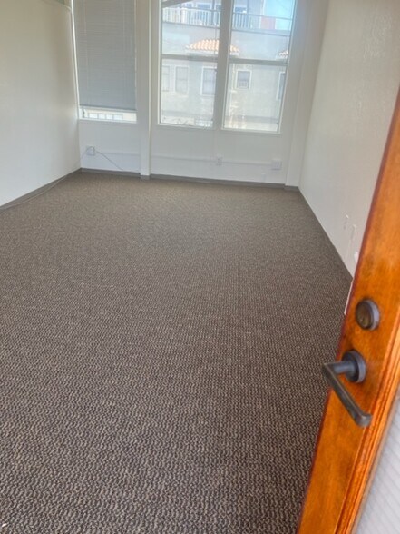 More Photos Of 3160-3190 College Ave, Berkeley Office For Lease