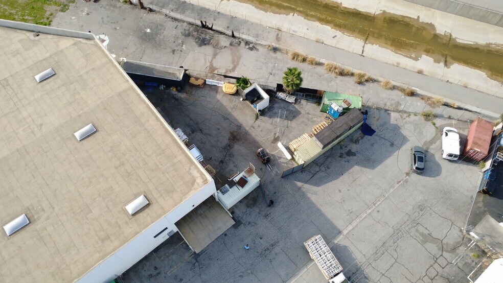 More Photos Of 21301-21305 Itasca St, Chatsworth Warehouse For Lease