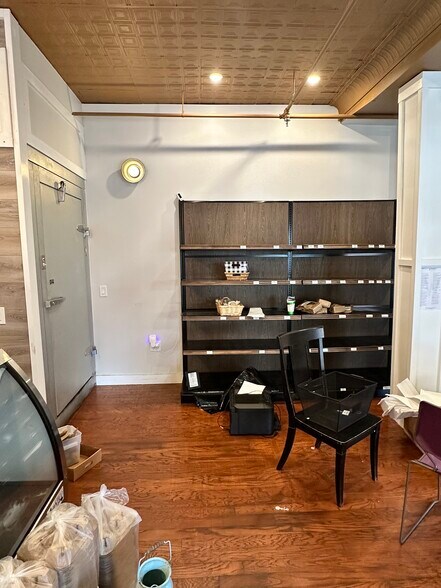 More Photos Of 4254 Main St, Philadelphia Storefront For Lease