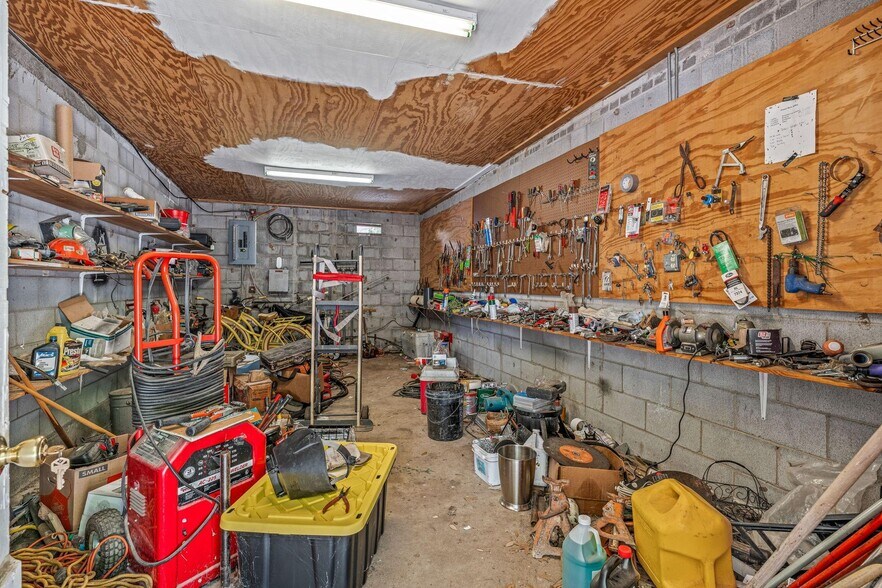 More Photos Of 14330 S Highway 281, Santo Trailer Camper Park For Sale