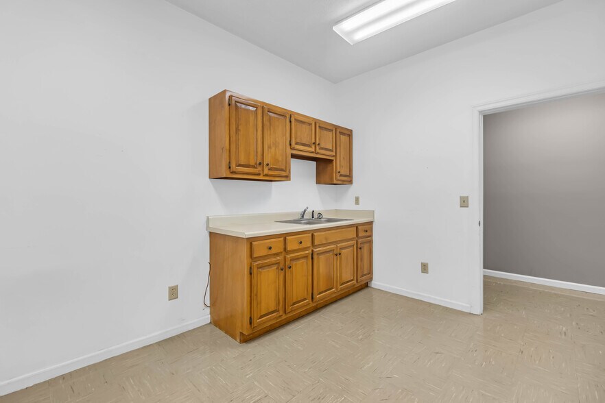 More Photos Of 5 Industrial Park Dr, Hendersonville Freestanding For Sale