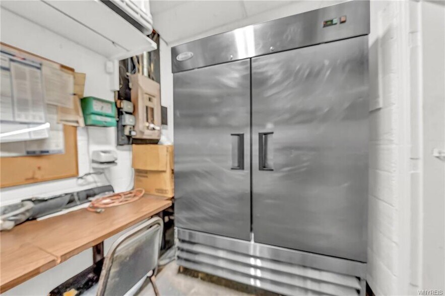 More Photos Of 3019 Pine Ave, Niagara Falls Restaurant For Sale