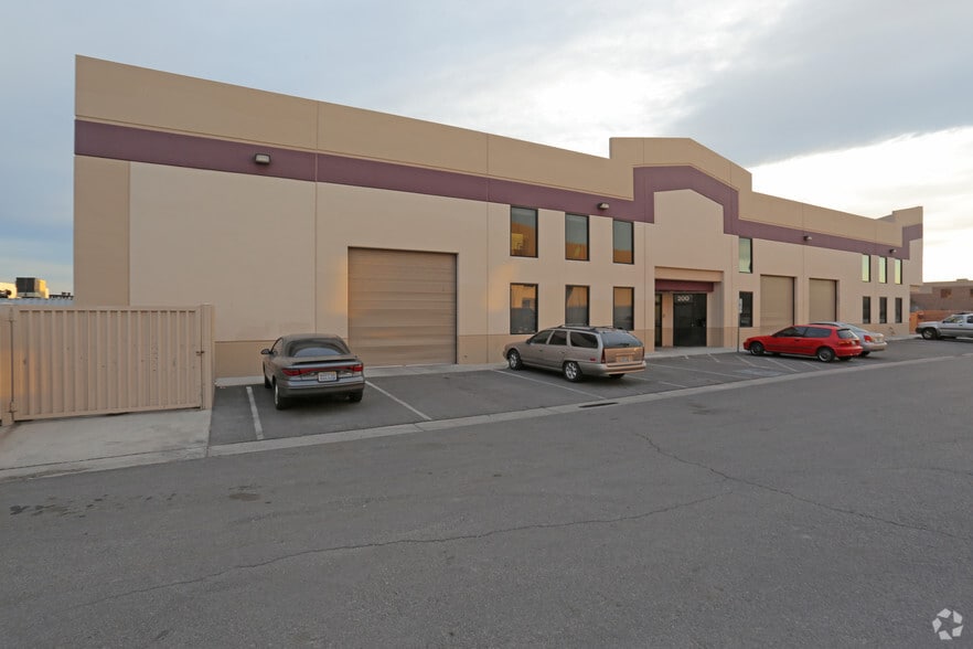More Photos Of 2926 Brooks Park Dr, North Las Vegas Warehouse For Lease