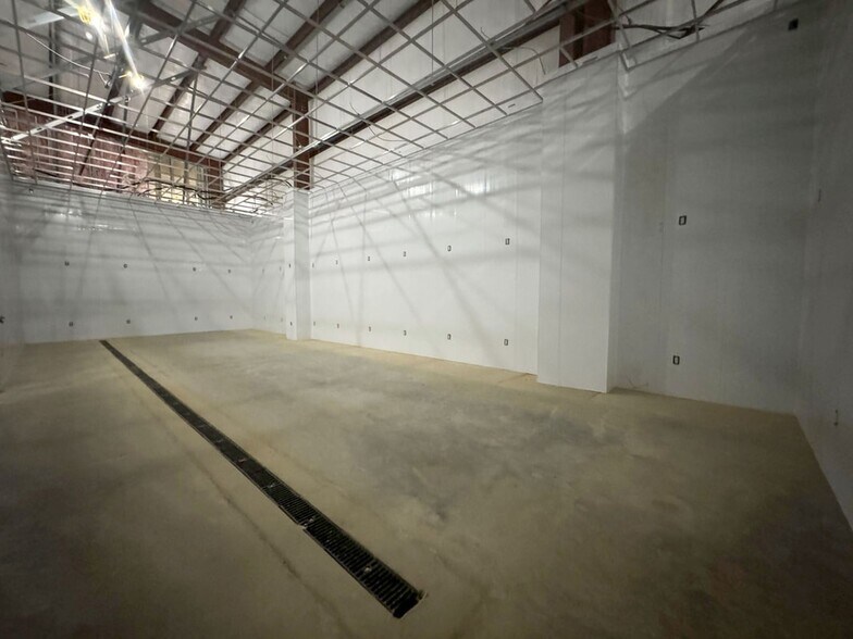 More Photos Of 369 Enterprise Dr, Batesville Industrial For Sale