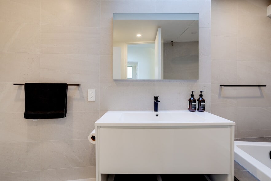 More Photos Of 115 Walnut Ave, Toronto Office For Sale