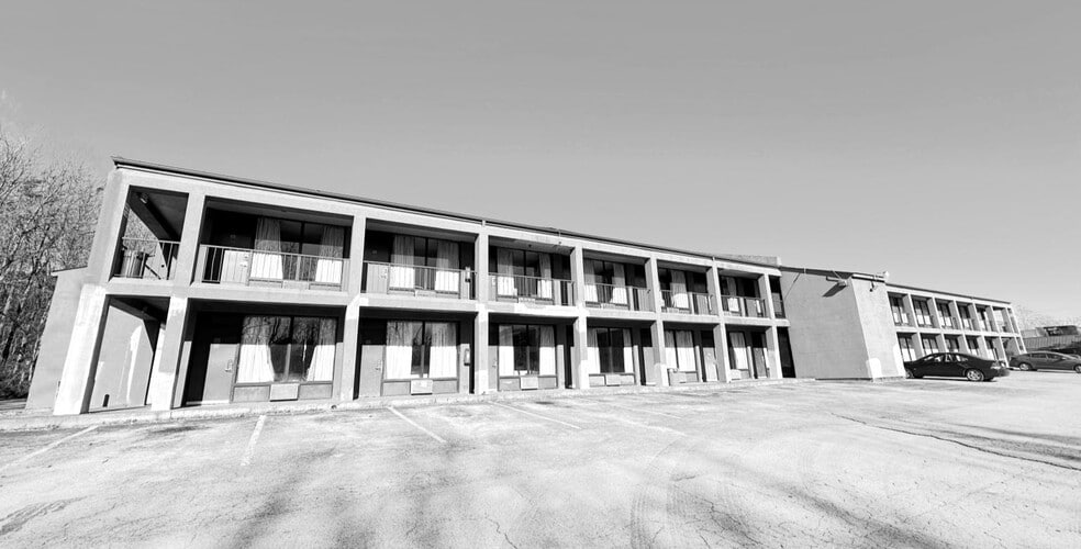 More Photos Of 6520 Thirlane Rd, Roanoke Hotel For Sale