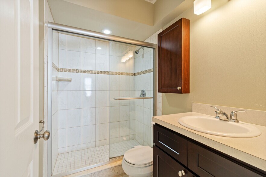 More Photos Of 2307 Bay Blvd, Indian Rocks Beach Apartments For Sale