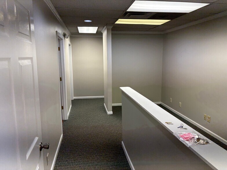 More Photos Of 2313 Market Pl, Huntsville Office For Sale