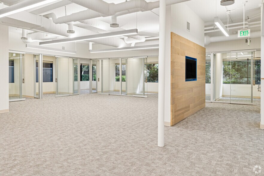 More Photos Of 2220 N University Dr, Newport Beach Office For Lease