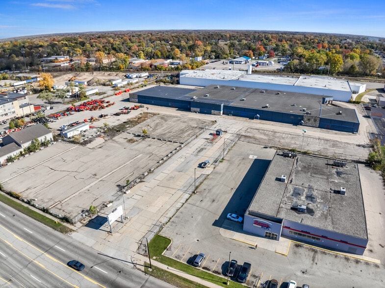 More Photos Of 2010 N Dort Hwy, Flint Service For Sale