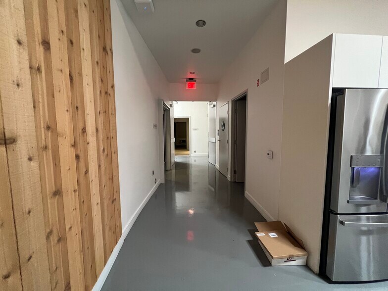 More Photos Of 1138-1148 N Western Ave, Los Angeles Loft Creative Space For Lease