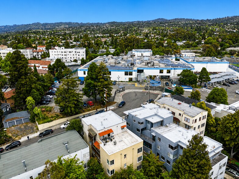 More Photos Of 33 Home Pl E, Oakland Apartments For Sale