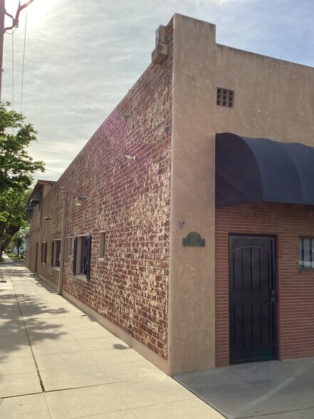 More Photos Of 495-497 5th St, Gustine Storefront For Lease