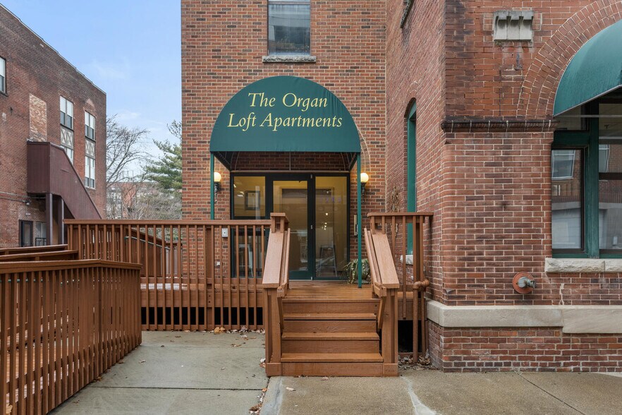 More Photos Of 112 W Hill St, Champaign Multifamily For Sale