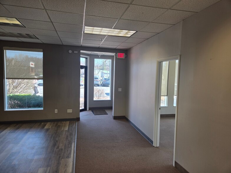More Photos Of 1524 Route 9, Clifton Park Medical For Lease