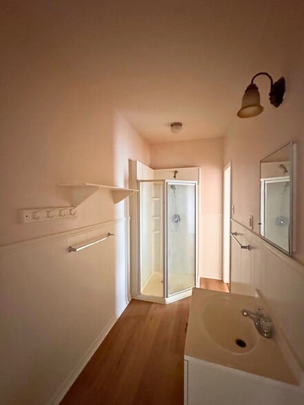 More Photos Of 1278 Bandera Rd, San Antonio General Retail For Sale