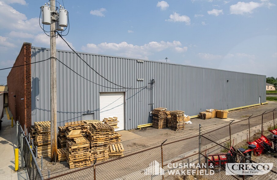 More Photos Of 12201 Elmwood Ave, Cleveland Manufacturing For Lease