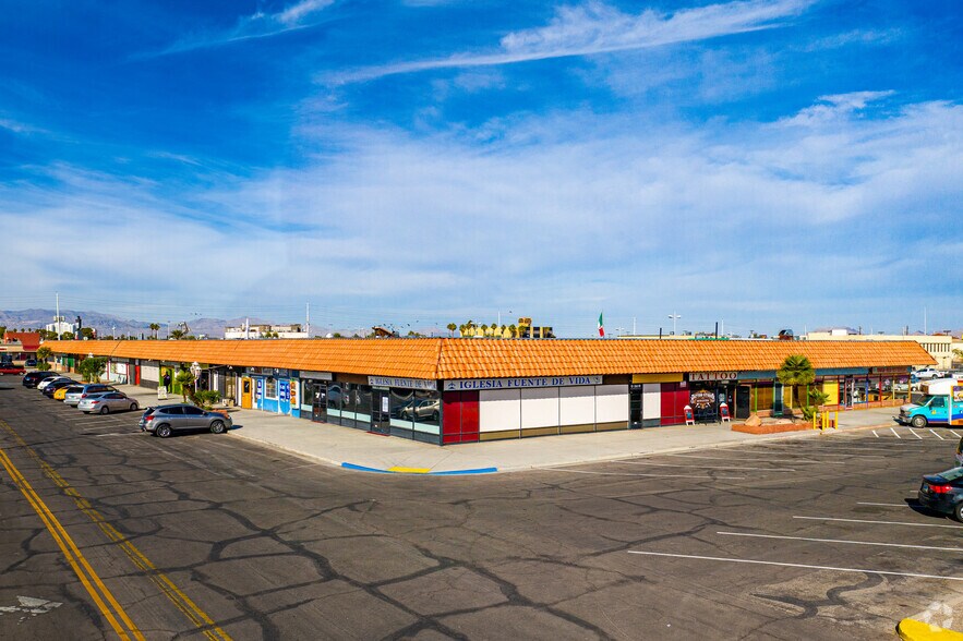 More Photos Of 953 E Sahara Ave, Las Vegas Freestanding For Lease
