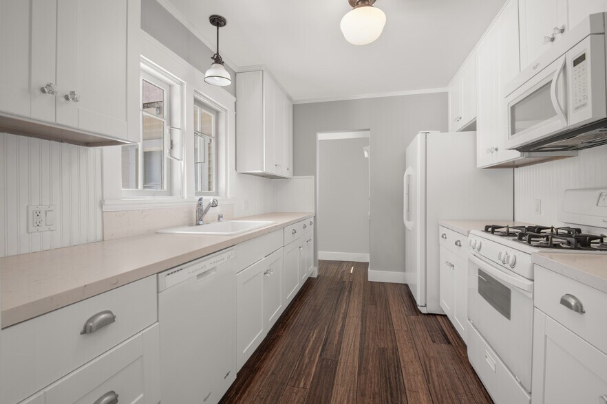 More Photos Of 1047 9th St, Santa Monica Apartments For Sale