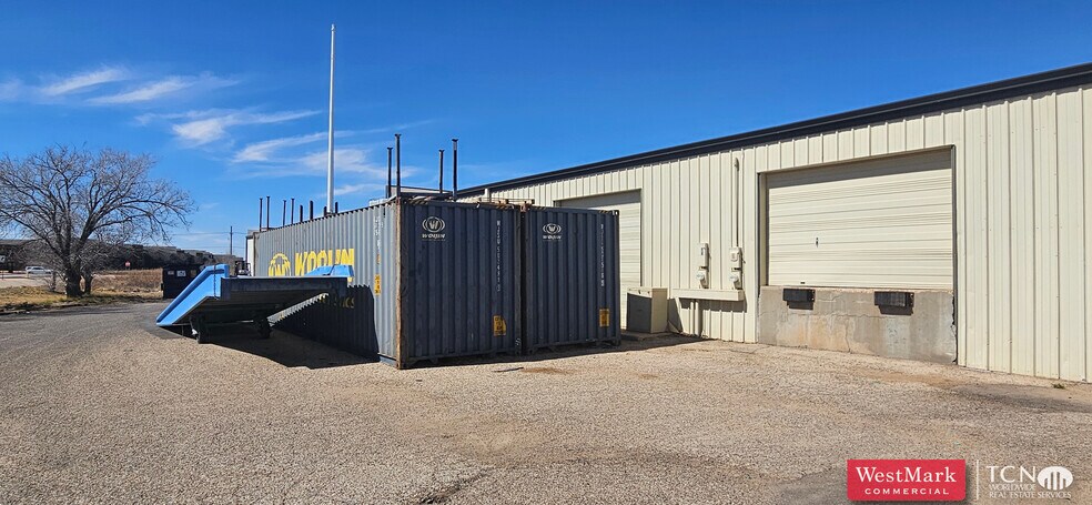 More Photos Of 6035 45th St, Lubbock Showroom For Lease