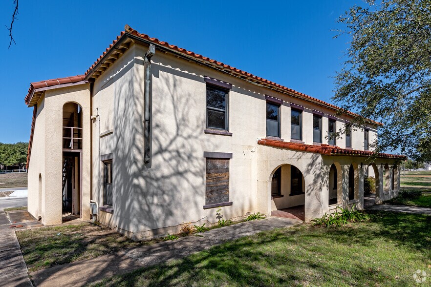 More Photos Of 3250 Sidney Brooks St, San Antonio Medical For Sale
