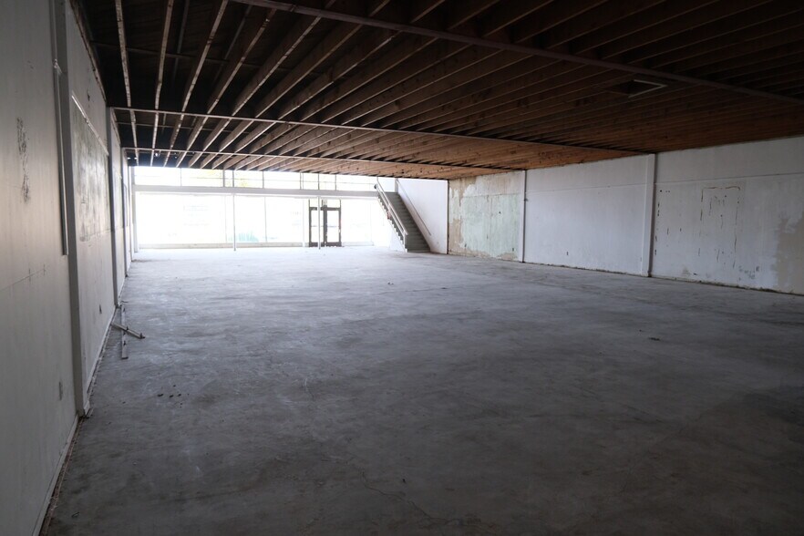More Photos Of 13102 Hawthorne Blvd, Hawthorne Storefront Retail Office For Lease