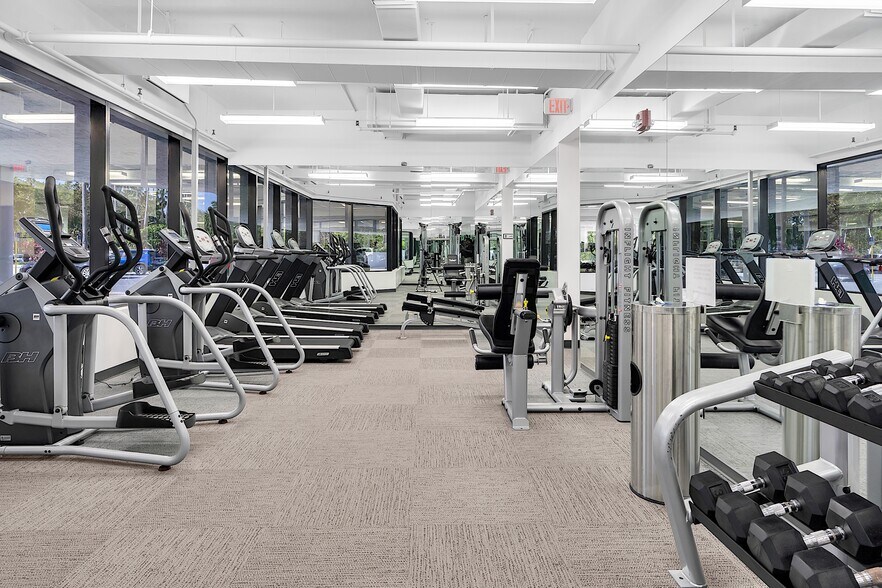 More Photos Of 2424 N Federal Hwy, Boca Raton Office For Lease