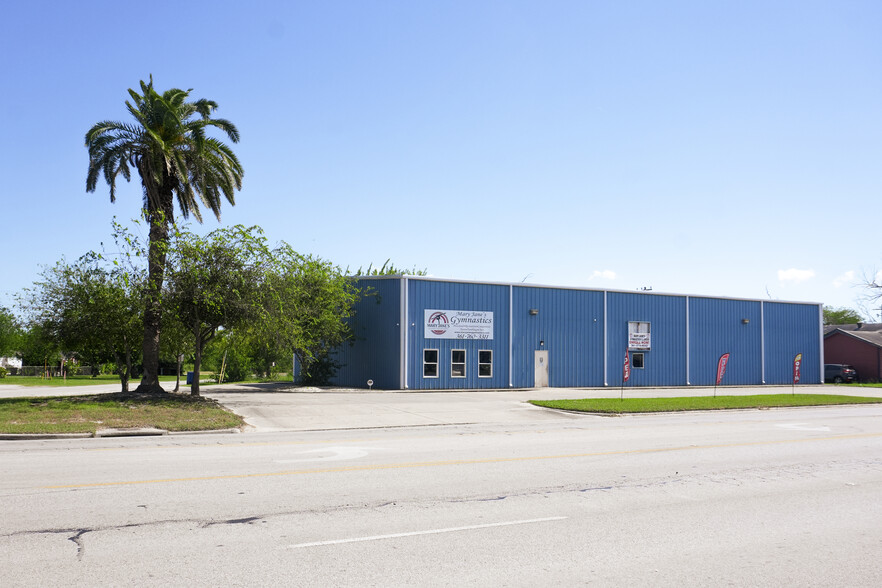 Primary Photo Of 2710 Main St, Ingleside Flex For Lease