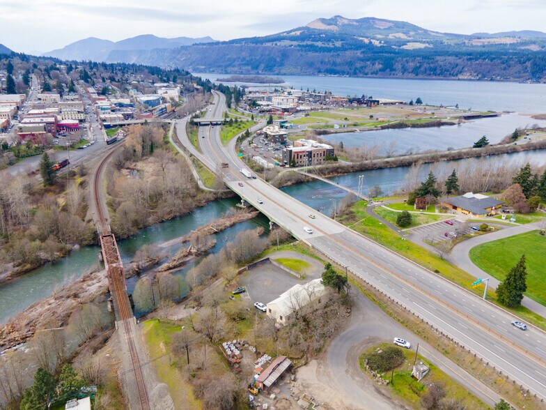 More Photos Of 2680 Dock Rd, Hood River General Retail For Sale