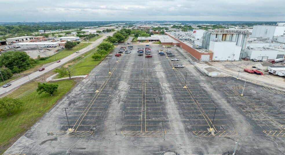 More Photos Of 9601 F St, Omaha Food Processing For Sale