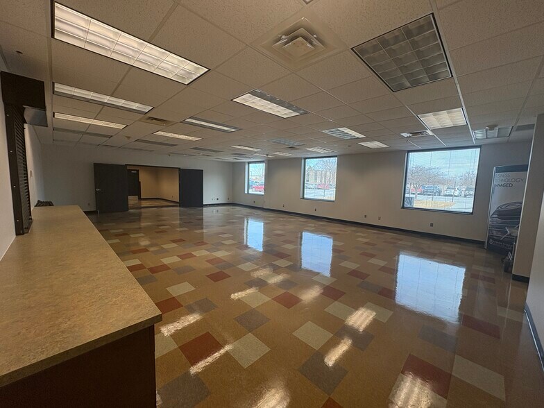More Photos Of 2600 W 49th St, Sioux Falls Office For Lease