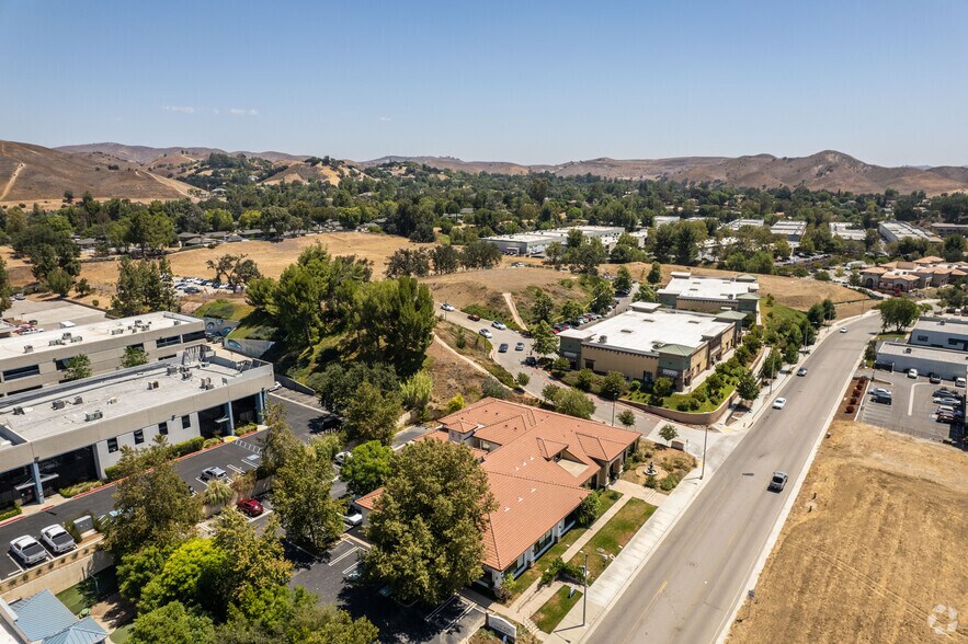 More Photos Of 28811 Canwood St, Agoura Hills Storefront Retail Office For Lease