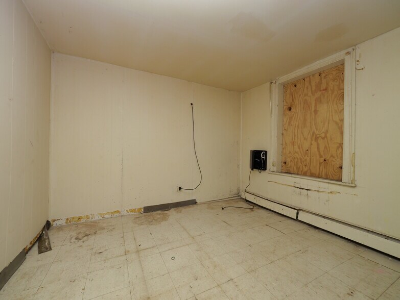 More Photos Of 170 Chambers St, Newburgh Apartments For Sale