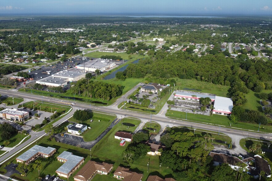 More Photos Of 1312 15th St N, Immokalee Office For Sale