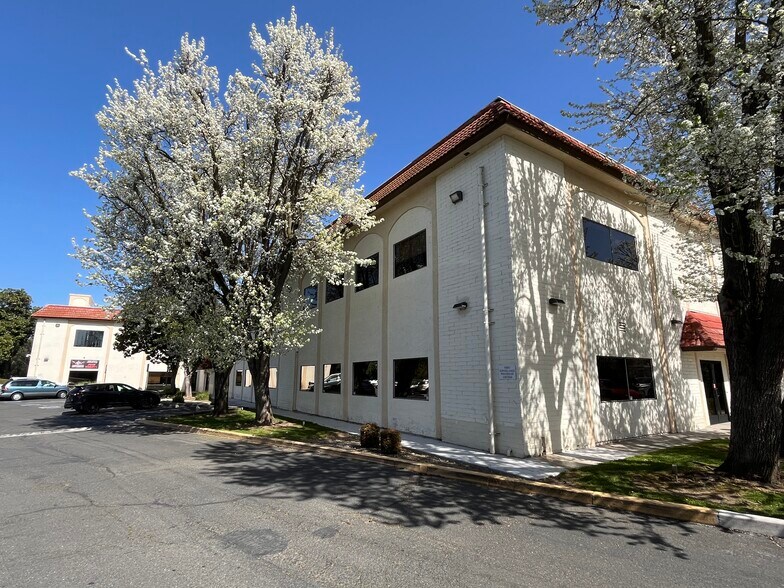 More Photos Of 1250 Sutterville Rd, Sacramento Office For Lease